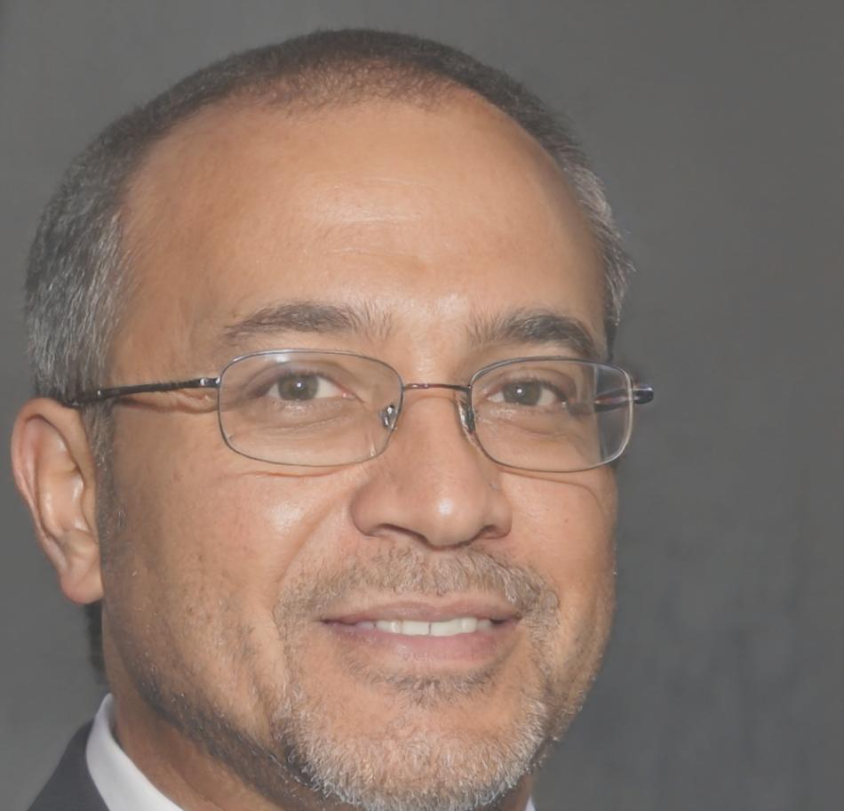 Nageldesigner mit langjähriger Erfahrung