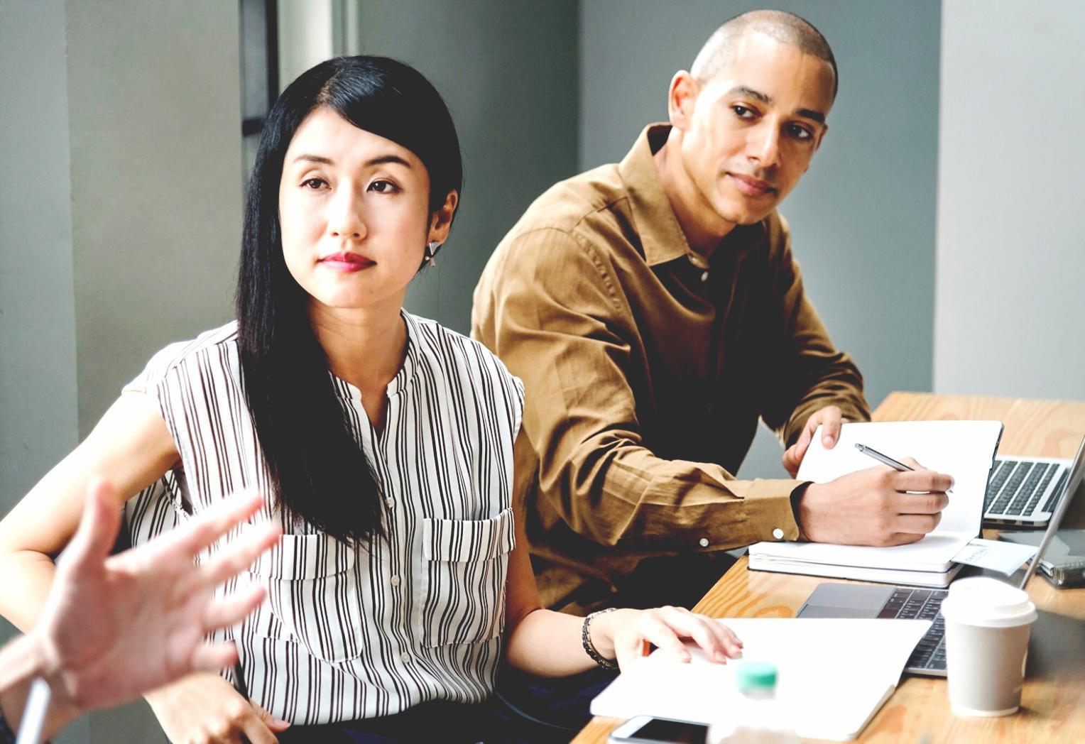 Professionelle Acrylnagel-Gestaltung in unserem Ausbildungsstudio